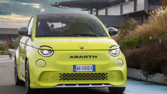 Yeni Fiat 500 Hibrit, Manuel Şanzıman Seçeneğiyle Piyasaya Çıktı!