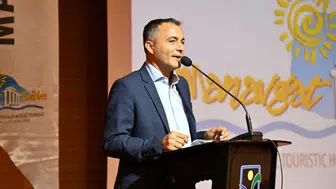 Manavgat Belediyesi'nde yolsuzluk operasyonu: 35 kişi gözaltında, rüşvet görüntüleri şok etti!