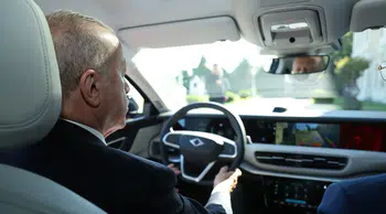 Cumhurbaşkanı Erdoğan, Togg'un yeni modeli T10F'yi test etti