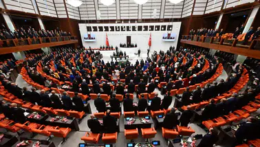 Mecliste Salgın Alarmı: 100'den Fazla Kişi Hastaneye Gitti!