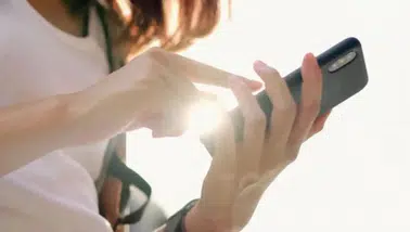 Yaz Mevsiminde Akıllı Telefon Kullanırken Dikkat: 2.000 TL'lik Ekstra Giderle Karşılaşabilirsiniz!