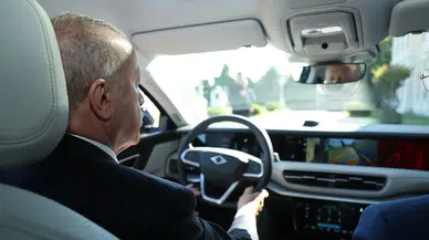 Cumhurbaşkanı Erdoğan, Togg'un yeni modeli T10F'yi test etti
