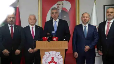 "Orman Yangınları Üzerine Bakan Memişoğlu'ndan Önemli Açıklama!"