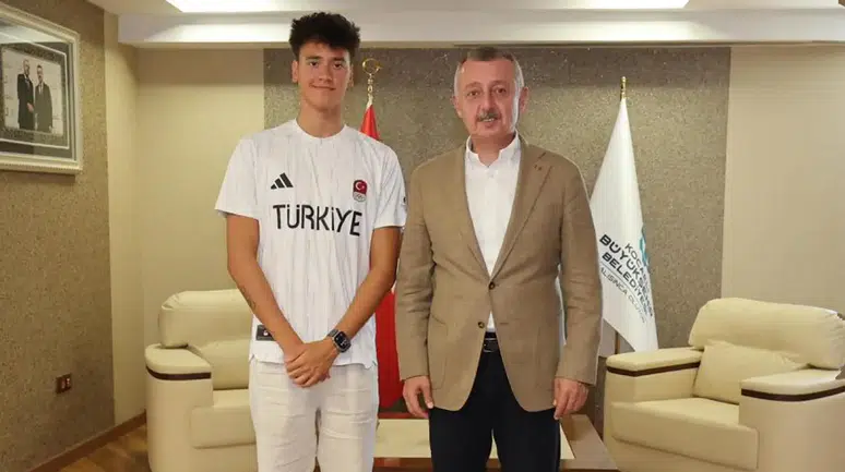 Büyükakın, İzmitli Avrupa Şampiyonu Kuzey Tunçelli'yi Tebrik Etti!